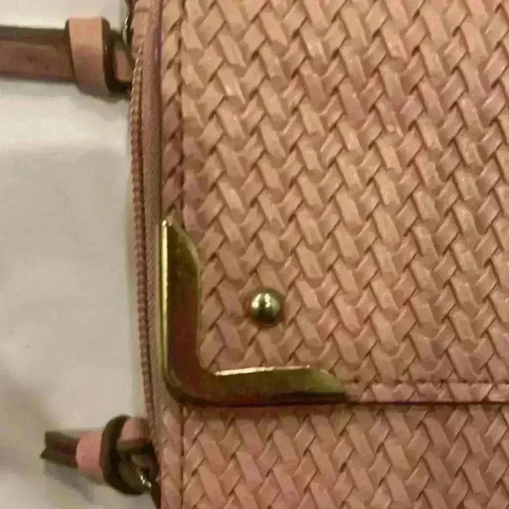Bueno‎ Crossbody Bag - Picture 3 of 9